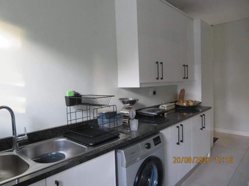 To Let 5 Bedroom Property for Rent in Zevendal Western Cape
